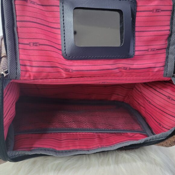 Travel Concepts Snakeskin Overnight Bag/Carry-on with Make-up Case - Picture 10 of 10